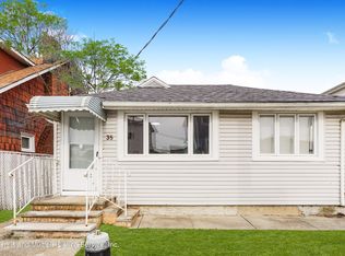 35 Wavecrest St, Staten Island, NY 10306