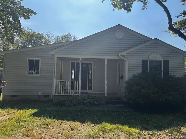 240 York Dr, Waynesboro, VA 22980