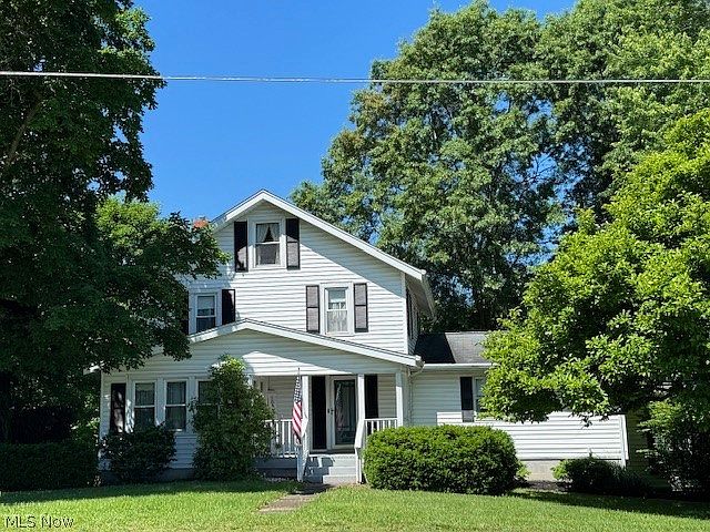 1st image of 136 Mechanic St