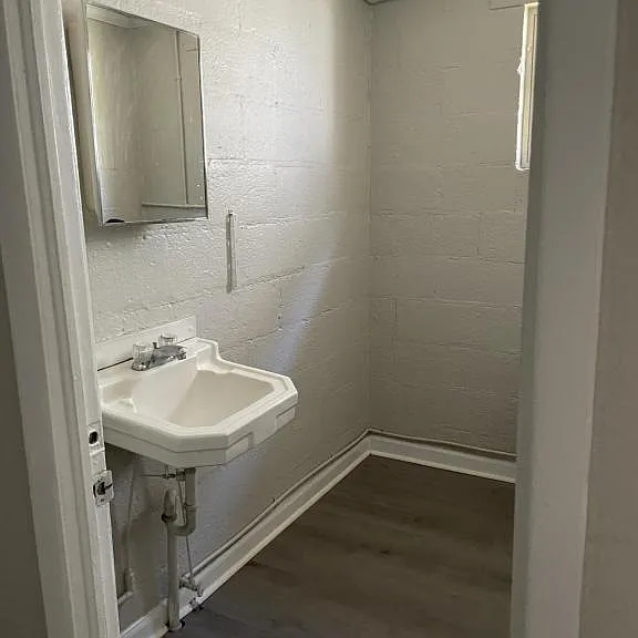 420.5 Mill Ave — Photo 10