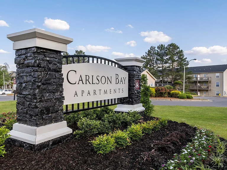 Carlson Bay Luxury Apartments — Photo 22
