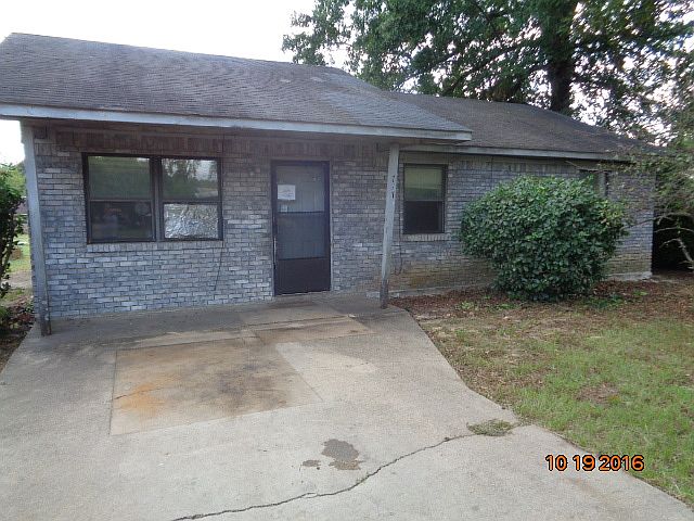 1st image of 717 E Greenwood St