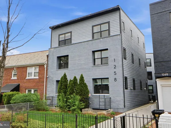 1258 Holbrook Ter NE APT 5, Washington, DC 20002