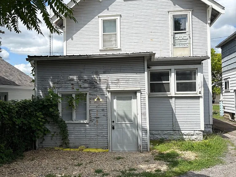 128 N Seffner Ave — Photo 4