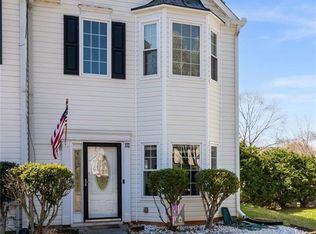 30 Hampton Dr, Cartersville, GA 30121