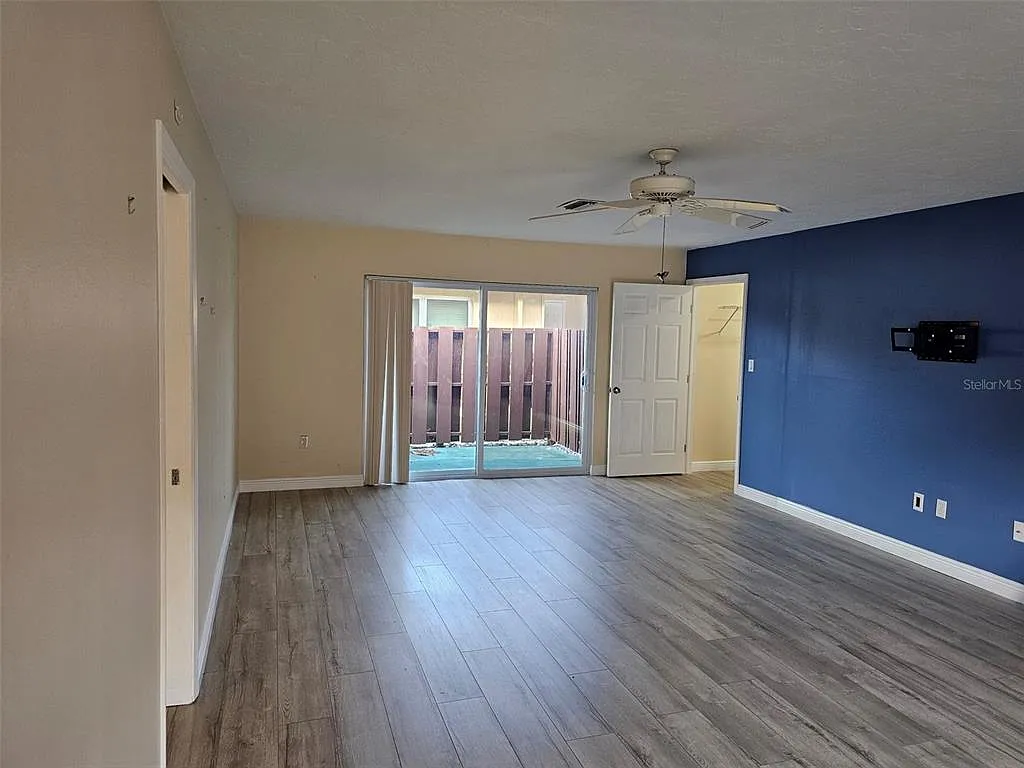 2 bed, 1.0 bath, 1044 sqft, $1,695 — Photo 4