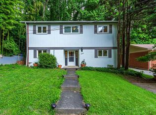 4007 Woodlawn Rd, Chevy Chase, MD 20815