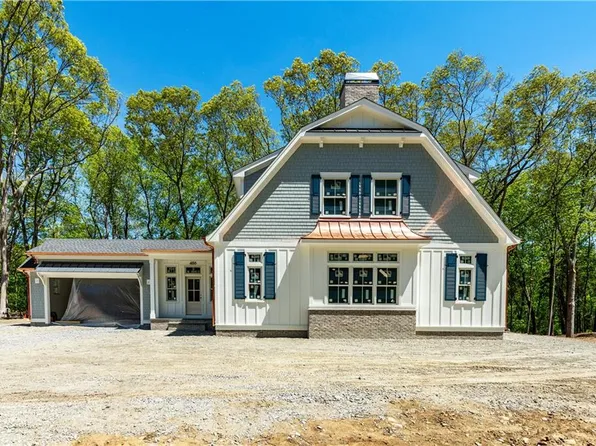 486 Greenbush Rd, Warwick, RI 02818