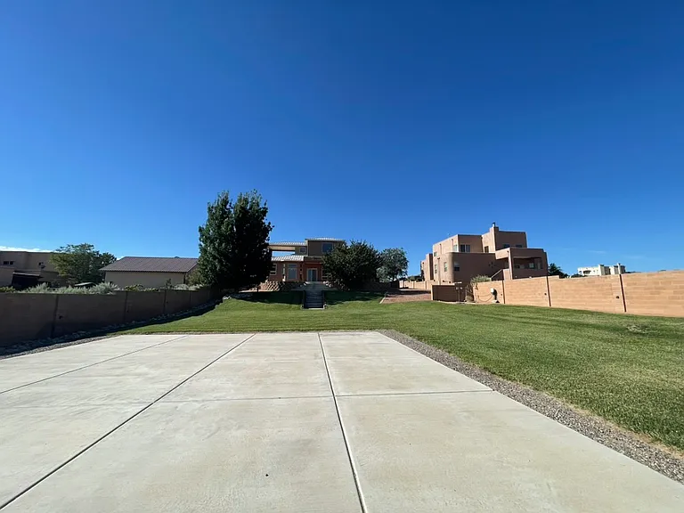 6809 Chapingo Rd NE — Photo 38