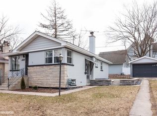 740 W Hinsdale Ave, Hinsdale, IL