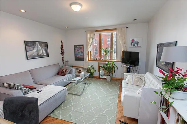 Rented by Voro NYC | media 24
