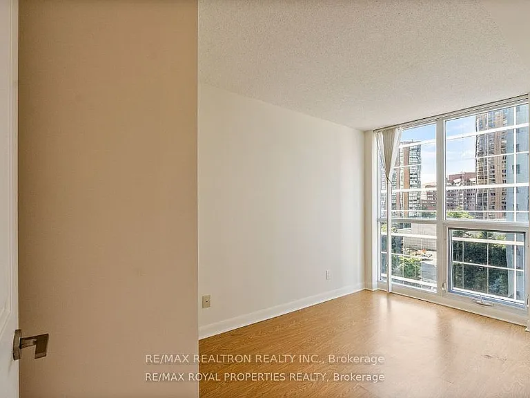 4978 Yonge St #810 — Photo 9