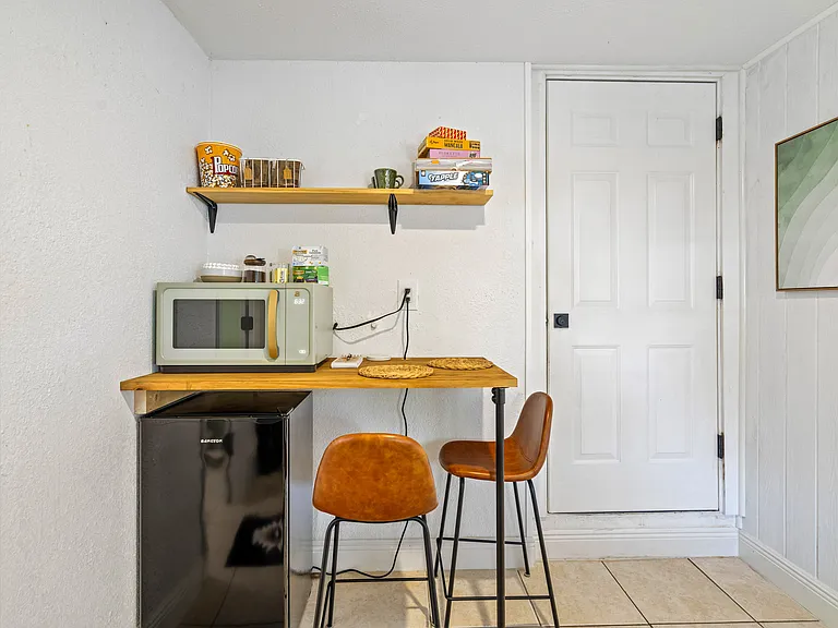 Disclaimer: This photo has been staged. Not all furnishings seen will be provided.