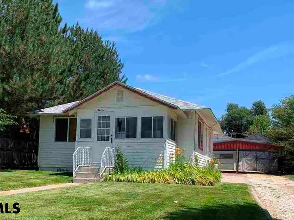 1018 Avenue B, Bayard, NE 69334