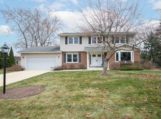 4145 Williams Ct, Hoffman Estates, IL 60192