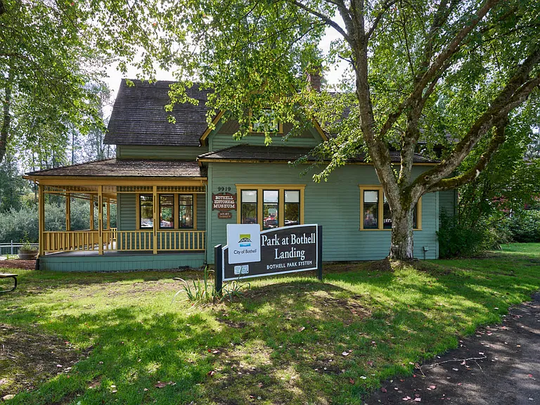 Park at Bothell Landing Historical Museum