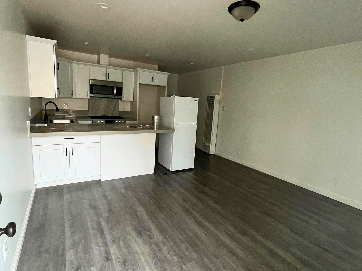 202 N. Cabrillo Ave. — Photo 2