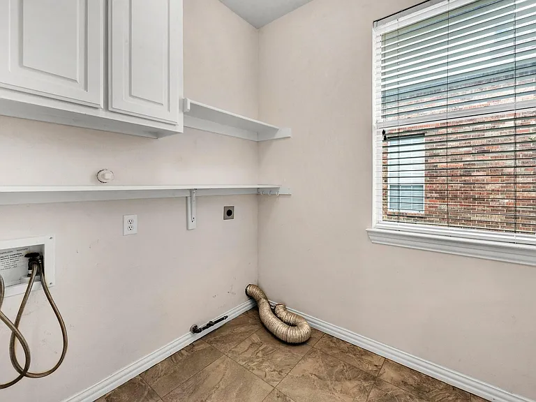 6008 Rock Ridge Dr — Photo 4