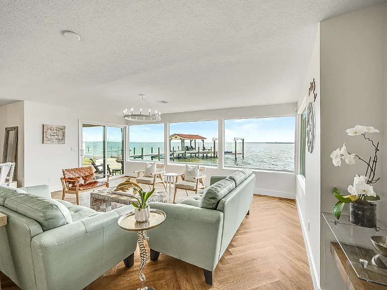 1110 S Banana River Dr — Photo 38