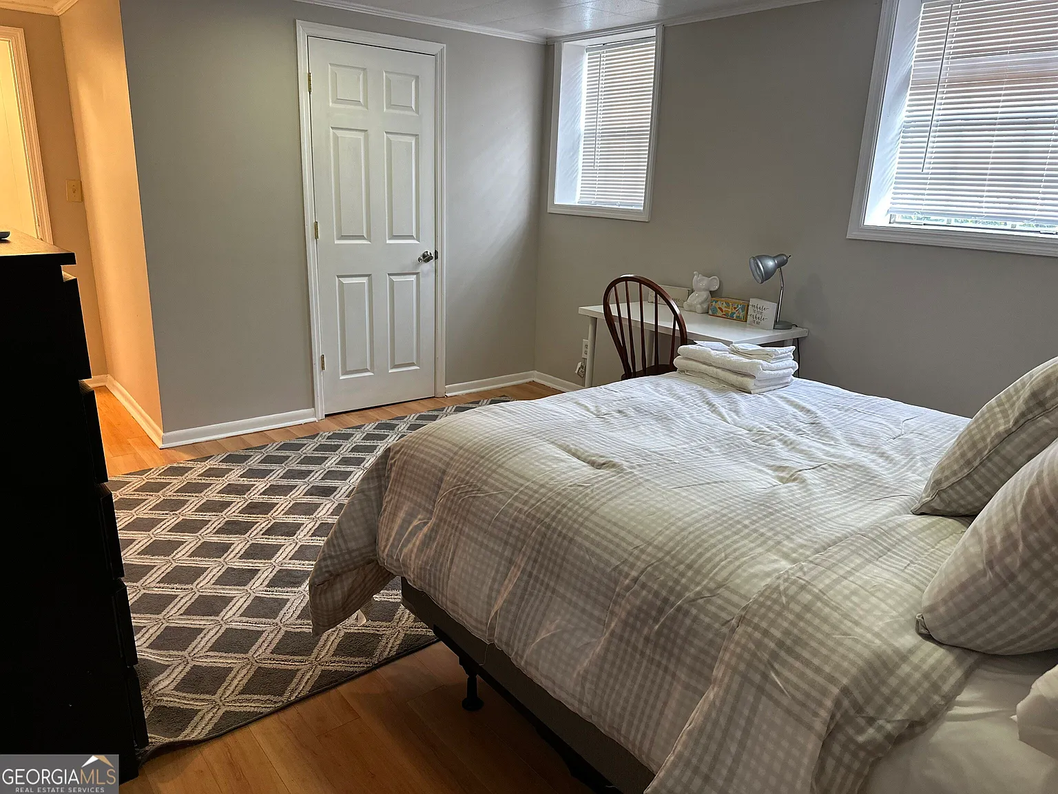5 bed, 2.0 bath, 1850 sqft, $1,700 — Photo 2