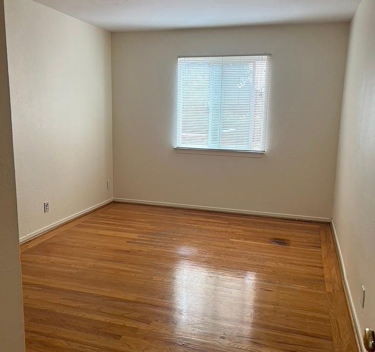 1st image of 18612 Devon Ave