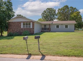 623 Carson St, Neosho, MO 64850