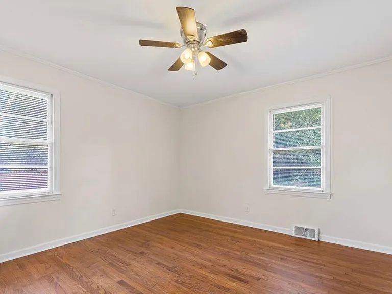 2553 Tredway Dr — Photo 7