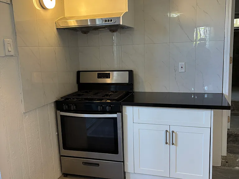 Kitchen stove