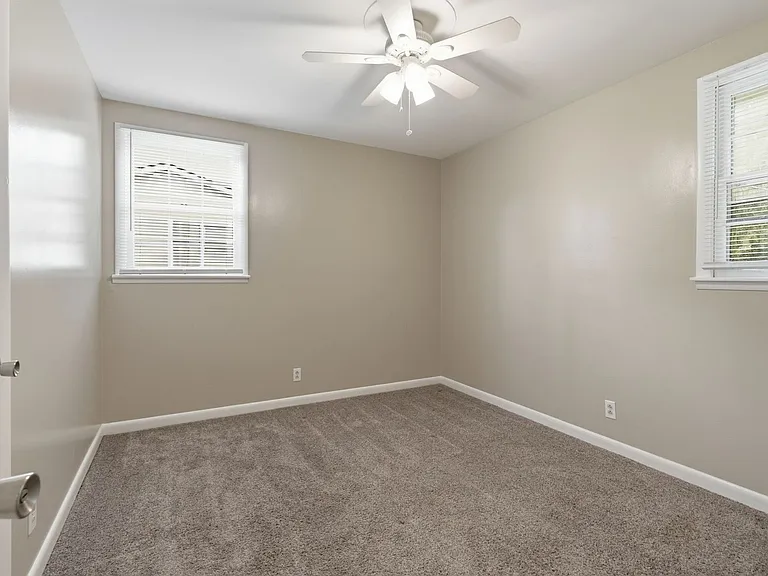 758 McPherson Dr — Photo 18