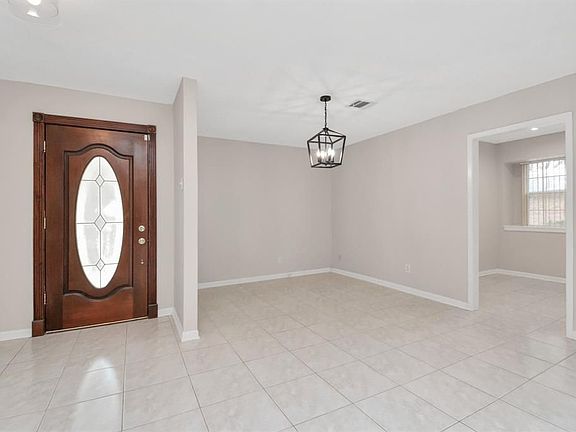 2nd image of 1413 N Park Ridge Dr