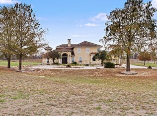 113 Abrego Mount, Floresville, TX 78114