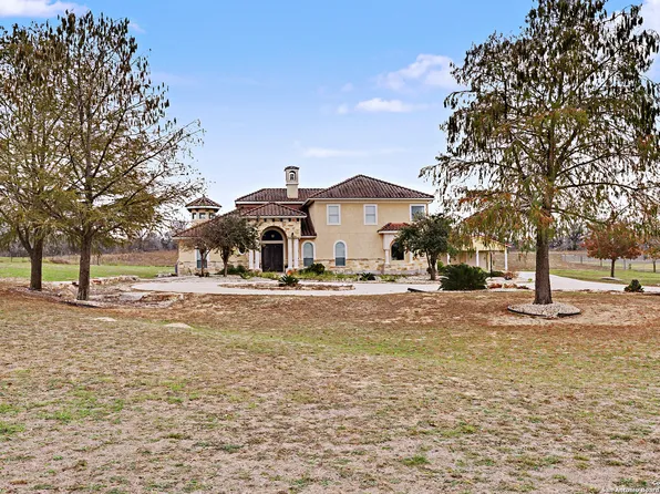 113 Abrego Mount, Floresville, TX 78114