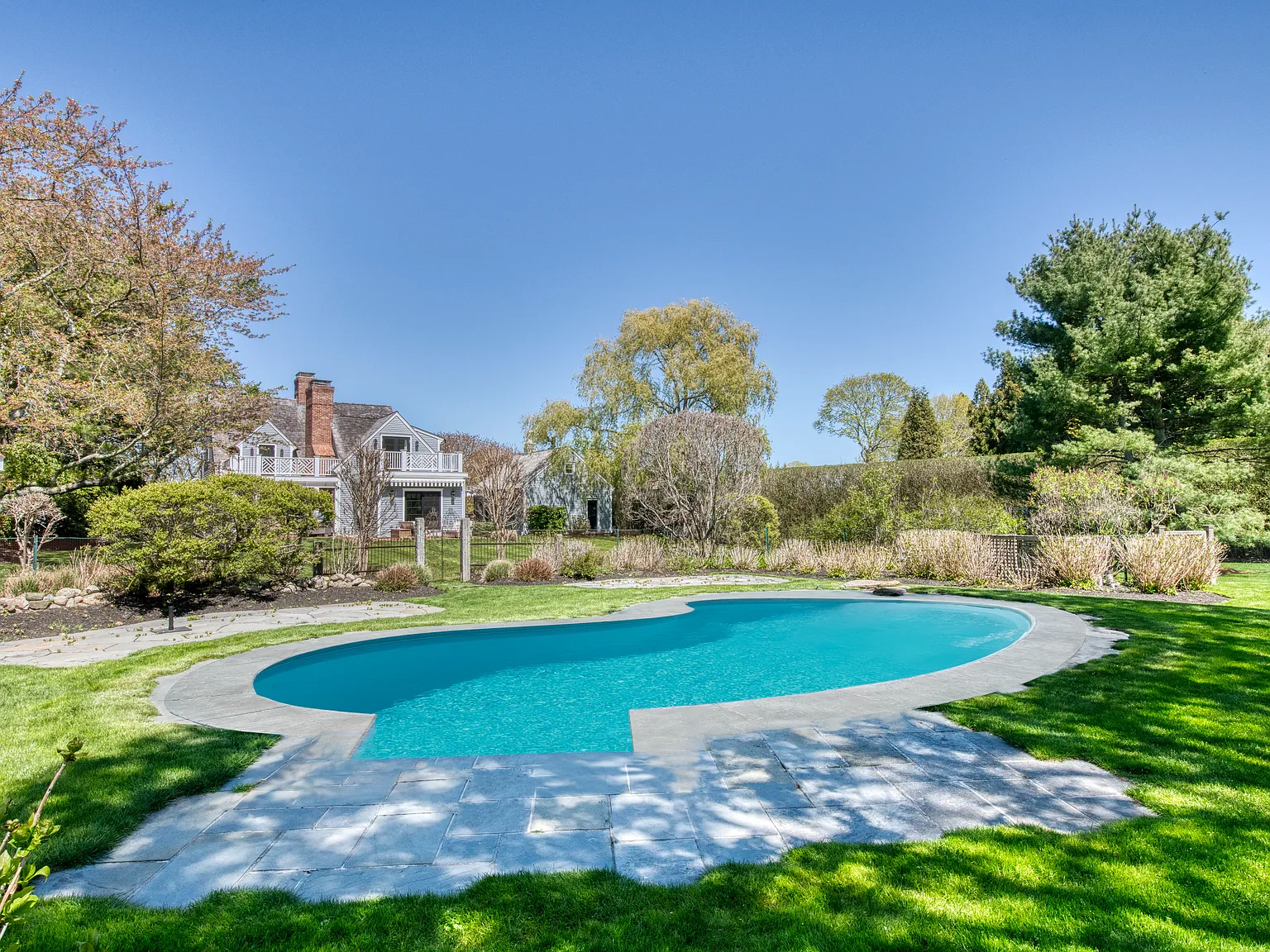 Sophisticated Bridgehampton Retreat - Newly Renovated — Photo 2