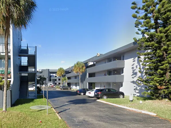 110 Fontainebleau Blvd, Miami, FL