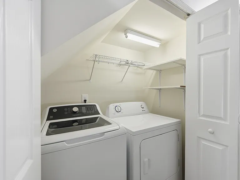 3015 Berkeley Springs Pl — Photo 19