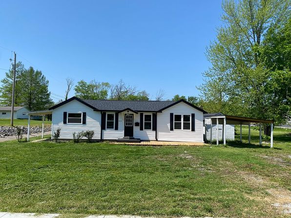 403 S Elm St, Ina, IL 62846