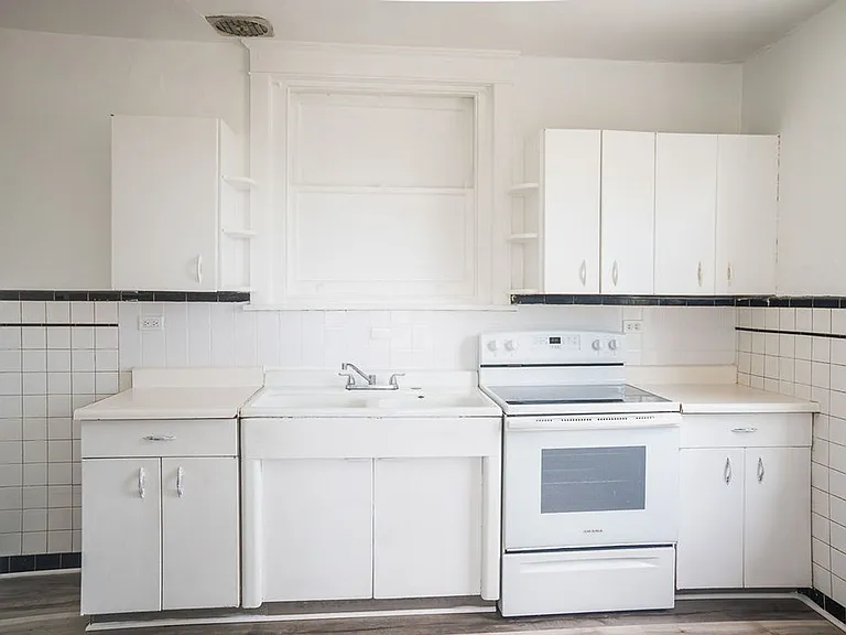 702 St. John Street — Photo 11