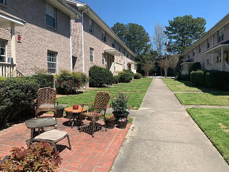 Peachtree Hills Court | Where Atlanta's Energy Meets Timeless Charm — Photo 30