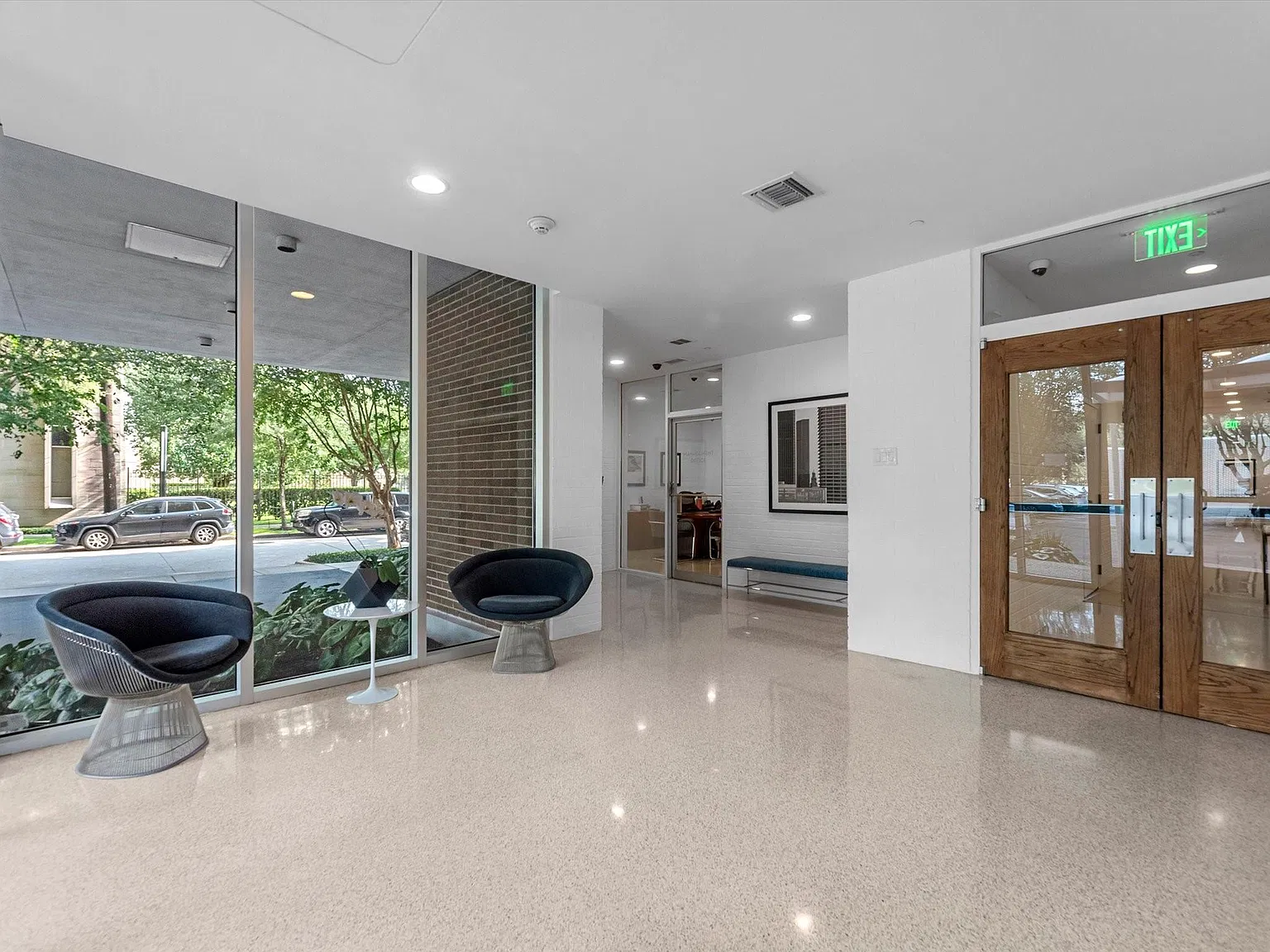 1 bed, 1.0 bath, 630 sqft, $1,800 — Photo 3