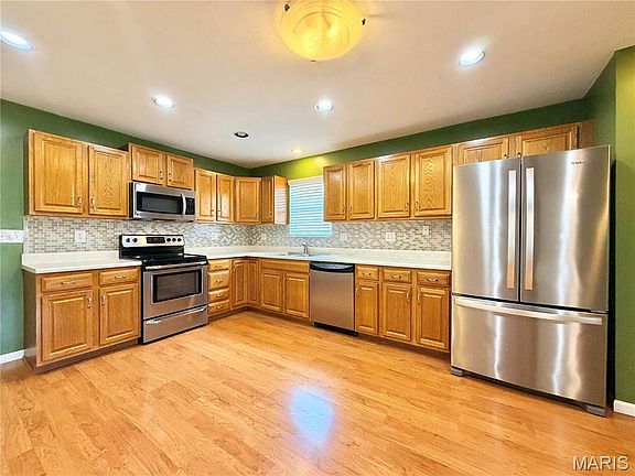 4th image of 1825 Spruce Hill Dr