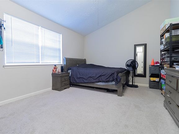 4th image of 4406 Rosegate Dr