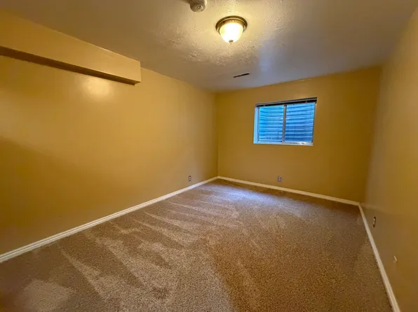 2080 E Debeers Dr, Sandy, UT 84093