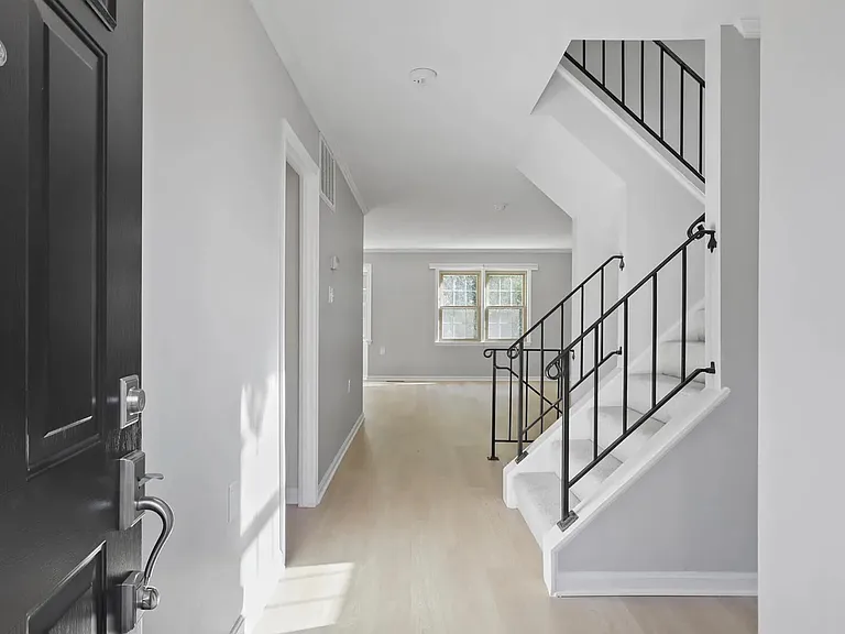 12231 Cinnamon St — Photo 7