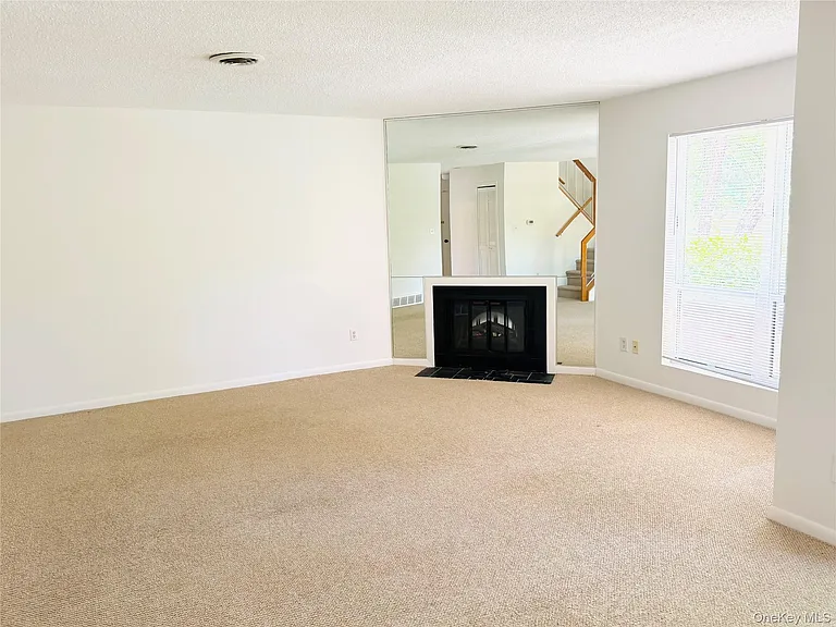 15 Pond Dr W — Photo 5