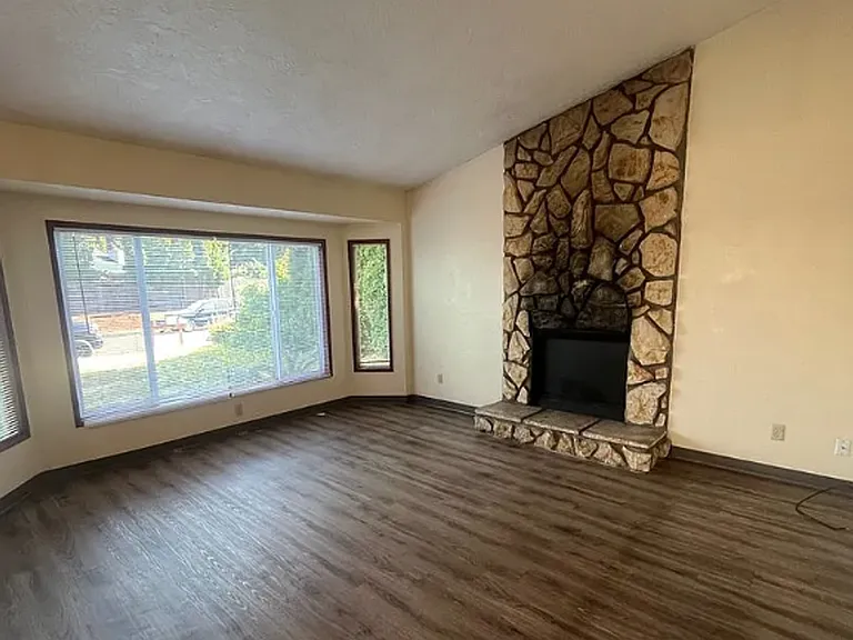 3869 N Clarey St — Photo 2