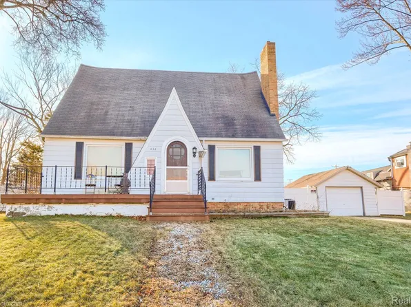 238 E Nepessing St, Lapeer, MI 48446