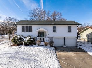 161 Oakwood Dr, Bolingbrook, IL 60440