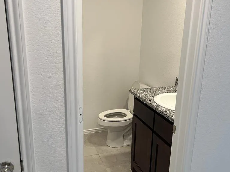 925 Sourgum St — Photo 8