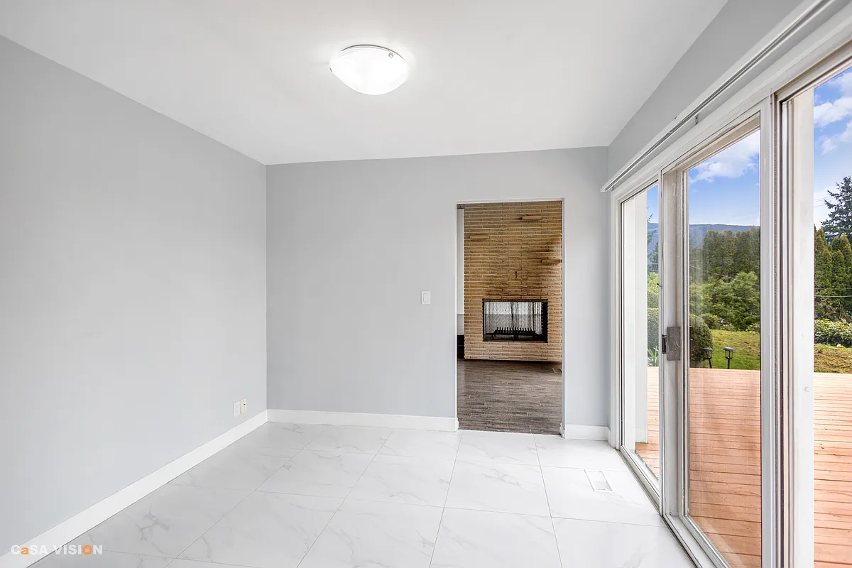 Building Photo - 915 Eyremount Dr