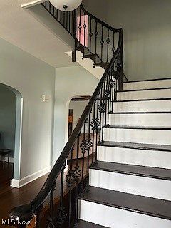 4th image of 367 E Lincoln Way